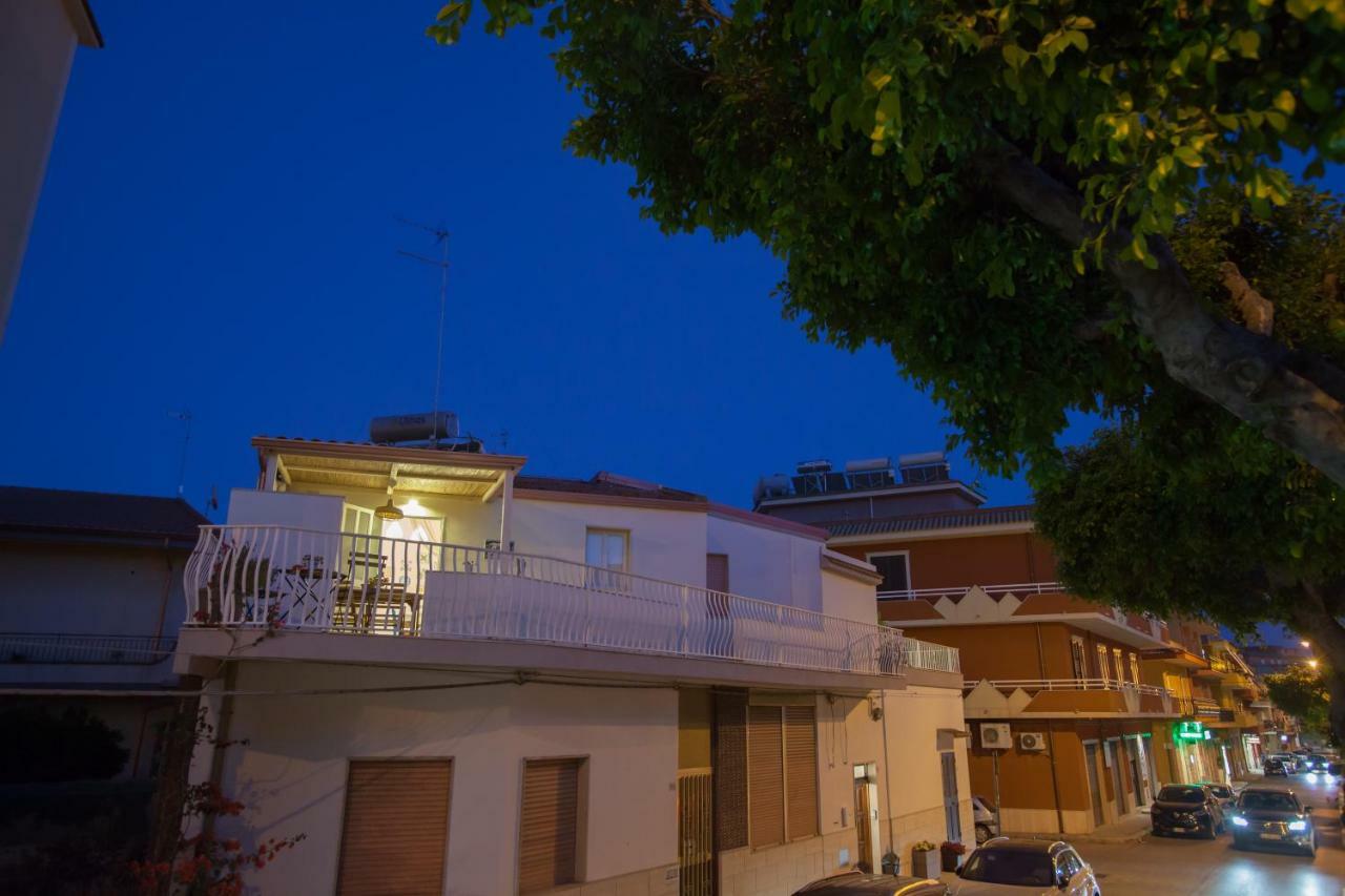 Case Degli Avi, Camere Nel Borgo Marinaro Pozzallo Bagian luar foto